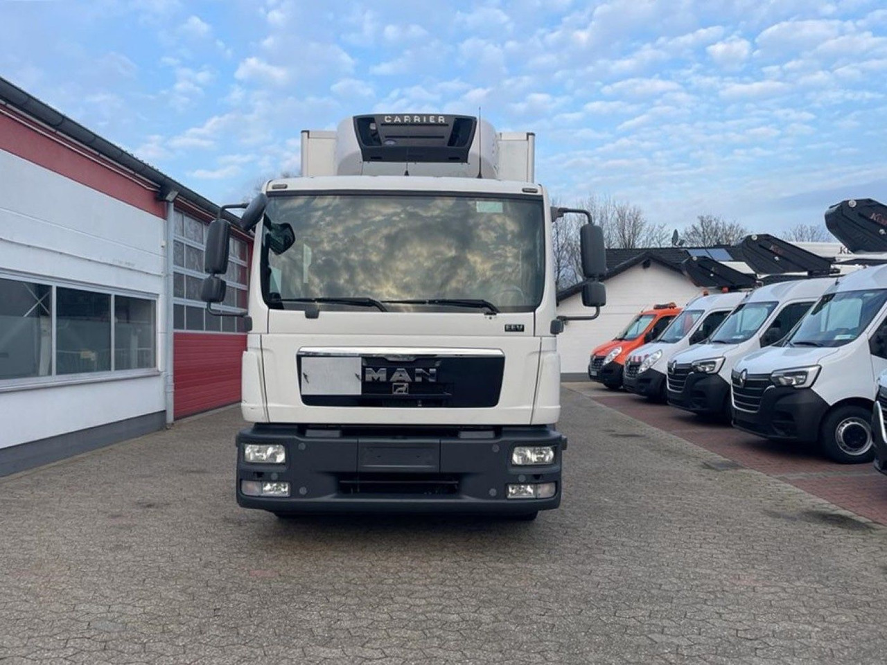 MAN TGL 10.220 Doka Möbelkoffer Umzug Fahrzeug - Грузовик с закрытым кузовом: фото 2 MAN TGL 10.220 Doka Möbelkoffer Umzug Fahrzeug - Грузовик с закрытым кузовом: фото 2