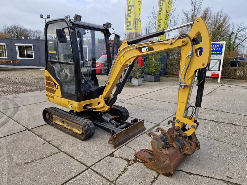 Caterpillar 301.7D with low hours! - Мини-экскаватор: фото 2 Caterpillar 301.7D with low hours! - Мини-экскаватор: фото 2