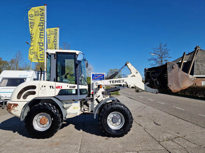 Terex TL80 palletvorken en 4in1-bak - Колёсный погрузчик: фото 2 Terex TL80 palletvorken en 4in1-bak - Колёсный погрузчик: фото 2