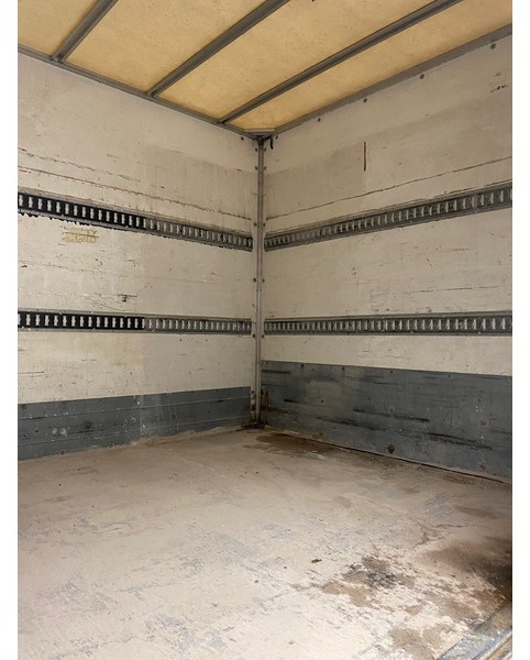 Iveco 120E17 - Грузовик с закрытым кузовом: фото 4 Iveco 120E17 - Грузовик с закрытым кузовом: фото 4