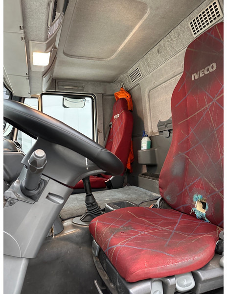 Тентованный грузовик Iveco Stralis 270 - 6x2: фото 13
