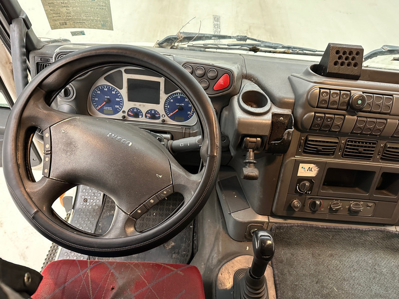 Тентованный грузовик Iveco Stralis 270 - 6x2: фото 14