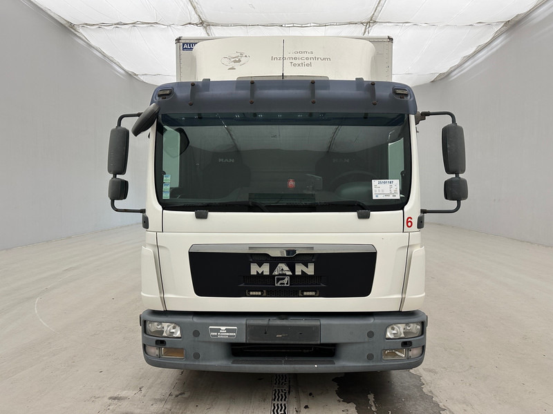 MAN TGL 12.220 - Грузовик с закрытым кузовом: фото 2 MAN TGL 12.220 - Грузовик с закрытым кузовом: фото 2