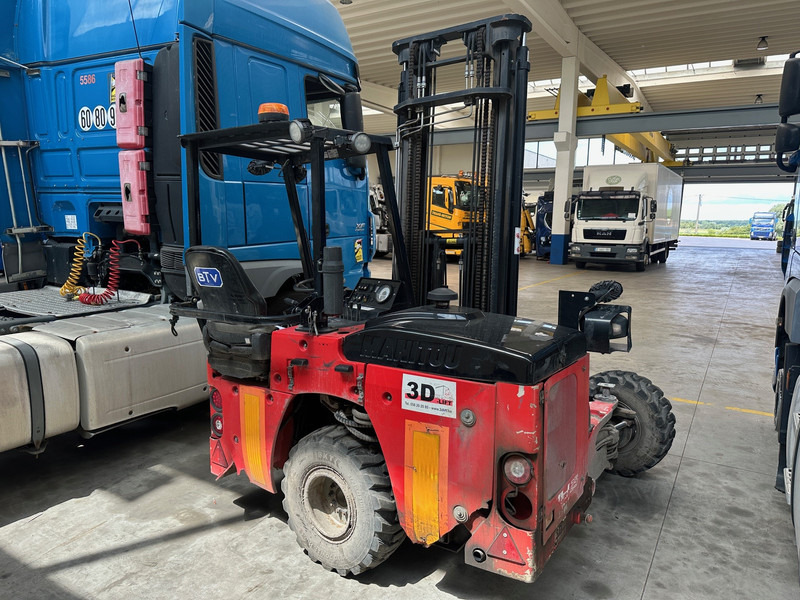 Manitou TMM25 4W - Мобильный вилочный погрузчик: фото 3 Manitou TMM25 4W - Мобильный вилочный погрузчик: фото 3