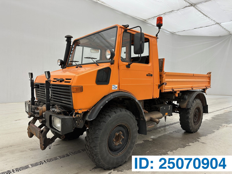 Mercedes-Benz Unimog U427 - Самосвал: фото 1 Mercedes-Benz Unimog U427 - Самосвал: фото 1