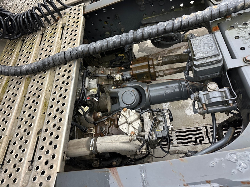 Тягач Mercedes-Benz Actros 1945: фото 9