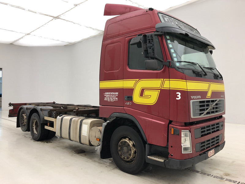 Volvo FH12.420 Globetrotter - Грузовик-шасси: фото 3 Volvo FH12.420 Globetrotter - Грузовик-шасси: фото 3