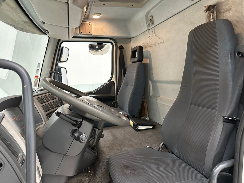 Грузовик с закрытым кузовом Volvo FL 240: фото 8