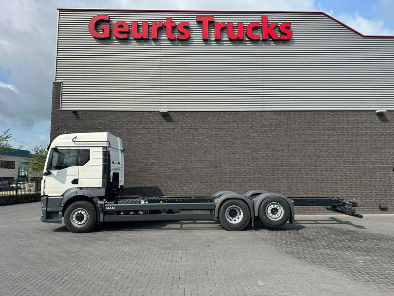 MAN TGS 26.520 6X2H-4 BL CH HYDRO DRIVE CHASSIS CABINE (NIEUW) - Грузовик-шасси: фото 1 MAN TGS 26.520 6X2H-4 BL CH HYDRO DRIVE CHASSIS CABINE (NIEUW) - Грузовик-шасси: фото 1