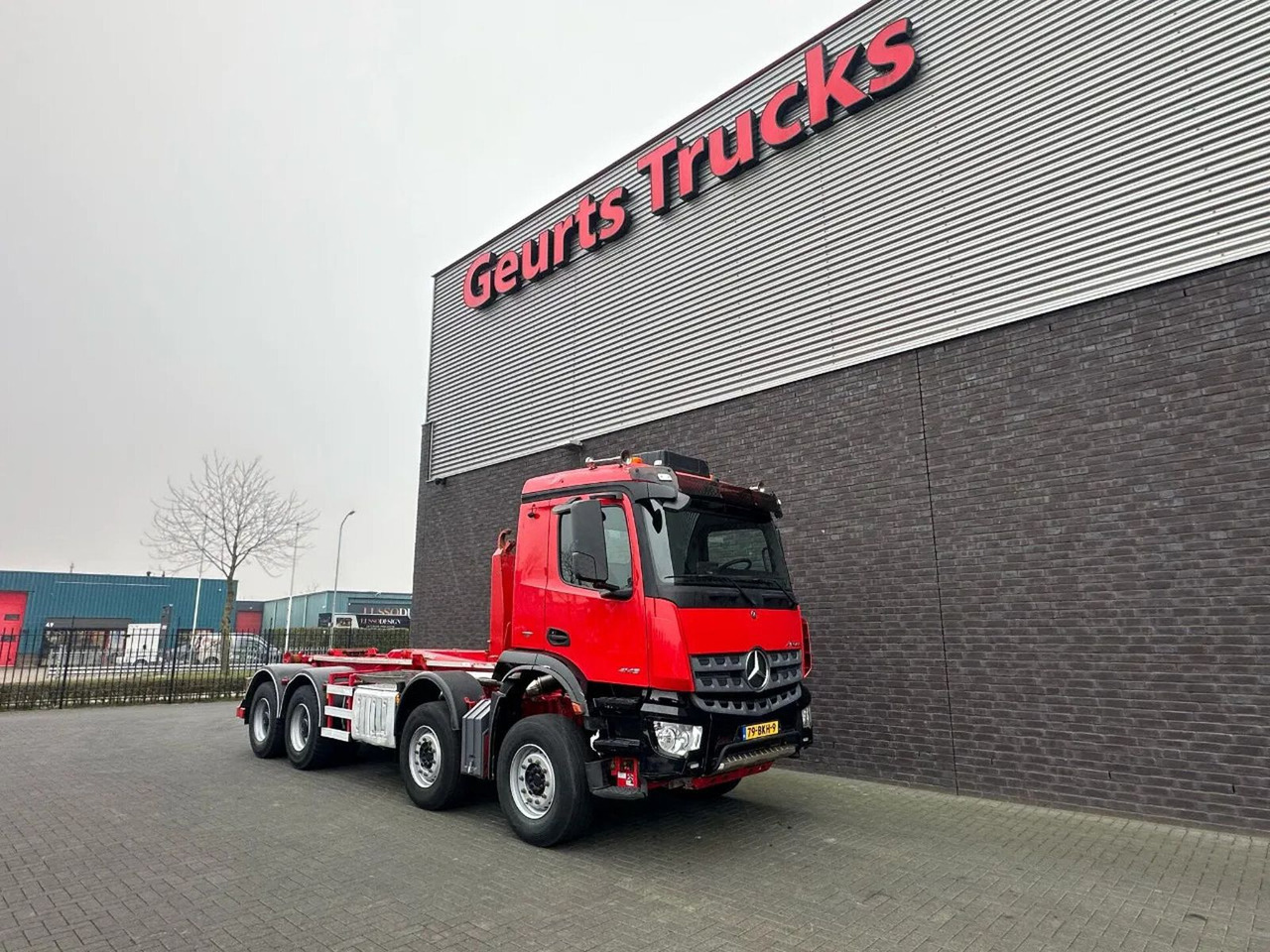Mercedes-Benz Arocs 8X4 VDL S-30-6600 HAAKARMSYSTEEM/ABROLLKIP - Крюковой мультилифт: фото 5 Mercedes-Benz Arocs 8X4 VDL S-30-6600 HAAKARMSYSTEEM/ABROLLKIP - Крюковой мультилифт: фото 5