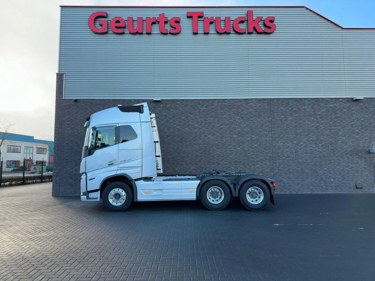 Volvo FH 16.750 6X4 TREKKER/TRACTOR/SZM EURO 6 HYDRAUL - Тягач: фото 1 Volvo FH 16.750 6X4 TREKKER/TRACTOR/SZM EURO 6 HYDRAUL - Тягач: фото 1