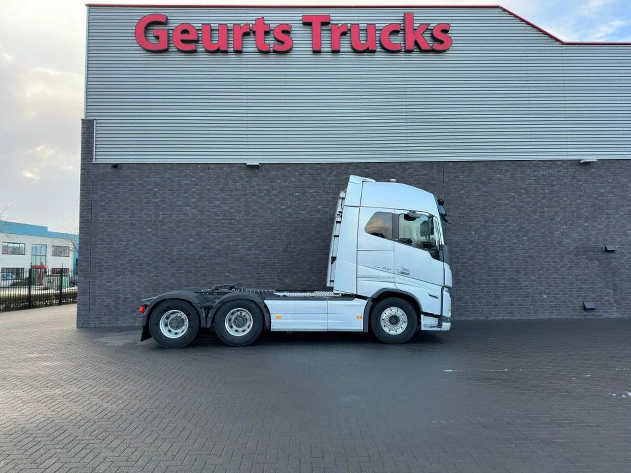 Volvo FH 16.750 6X4 TREKKER/TRACTOR/SZM EURO 6 HYDRAUL - Тягач: фото 4 Volvo FH 16.750 6X4 TREKKER/TRACTOR/SZM EURO 6 HYDRAUL - Тягач: фото 4