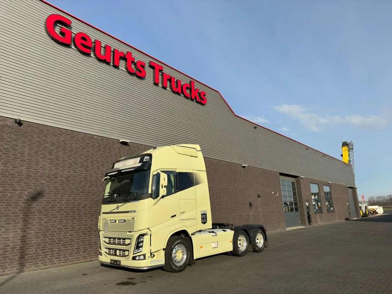 Volvo FH 16.750 6X4 XXL CABINE TREKKER/SZM/TRACTOR - Тягач: фото 2 Volvo FH 16.750 6X4 XXL CABINE TREKKER/SZM/TRACTOR - Тягач: фото 2