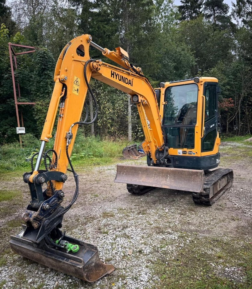 Hyundai R35Z - 9 - Мини-экскаватор: фото 3 Hyundai R35Z - 9 - Мини-экскаватор: фото 3