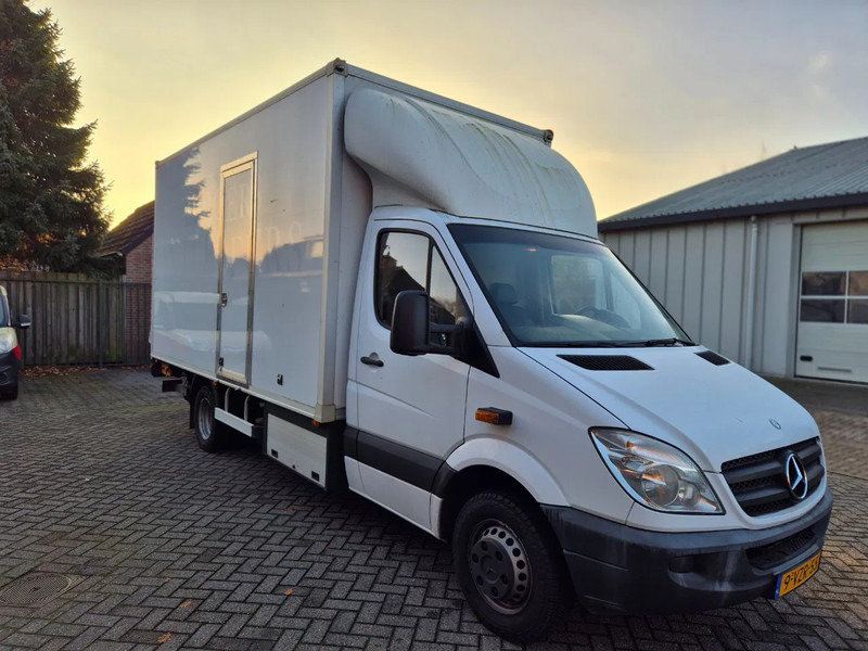 Mercedes-Benz Sprinter 516 cdi met laadklep - Фургон с закрытым кузовом: фото 1 Mercedes-Benz Sprinter 516 cdi met laadklep - Фургон с закрытым кузовом: фото 1
