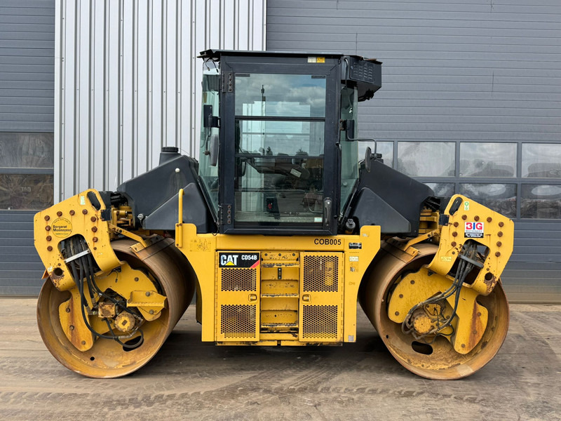Caterpillar CD54B - Каток: фото 1 Caterpillar CD54B - Каток: фото 1