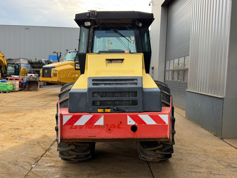 Dynapac CA302PD (13.6t) - Каток: фото 4 Dynapac CA302PD (13.6t) - Каток: фото 4