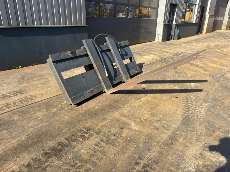 Eurosteel Pallet Frame Hydraulic PFWX-8 9ton - Ковш: фото 1 Eurosteel Pallet Frame Hydraulic PFWX-8 9ton - Ковш: фото 1