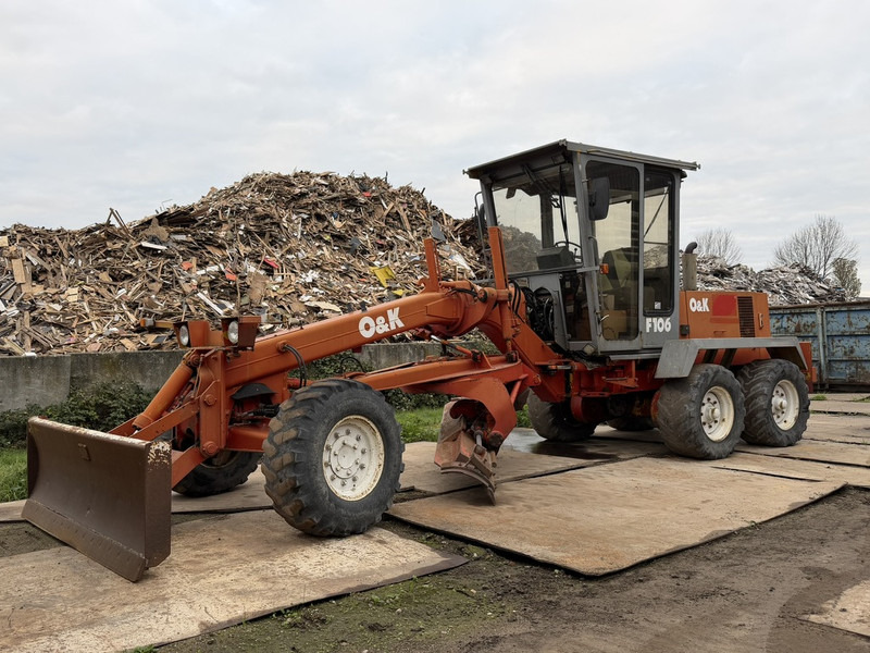 O & K F106A Motor Grader 6x6 - Грейдер: фото 1 O & K F106A Motor Grader 6x6 - Грейдер: фото 1