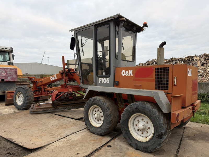 O & K F106A Motor Grader 6x6 - Грейдер: фото 2 O & K F106A Motor Grader 6x6 - Грейдер: фото 2