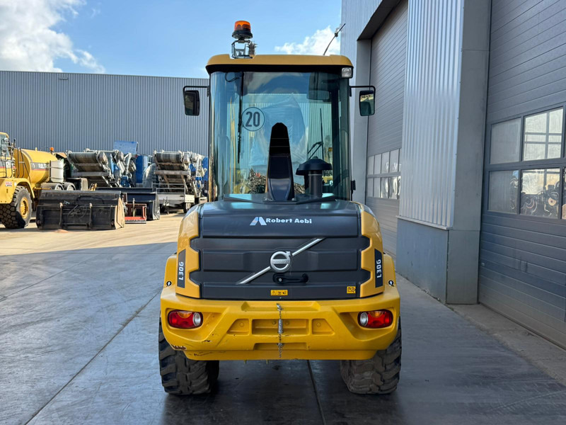 Volvo L30G - Колёсный погрузчик: фото 4 Volvo L30G - Колёсный погрузчик: фото 4