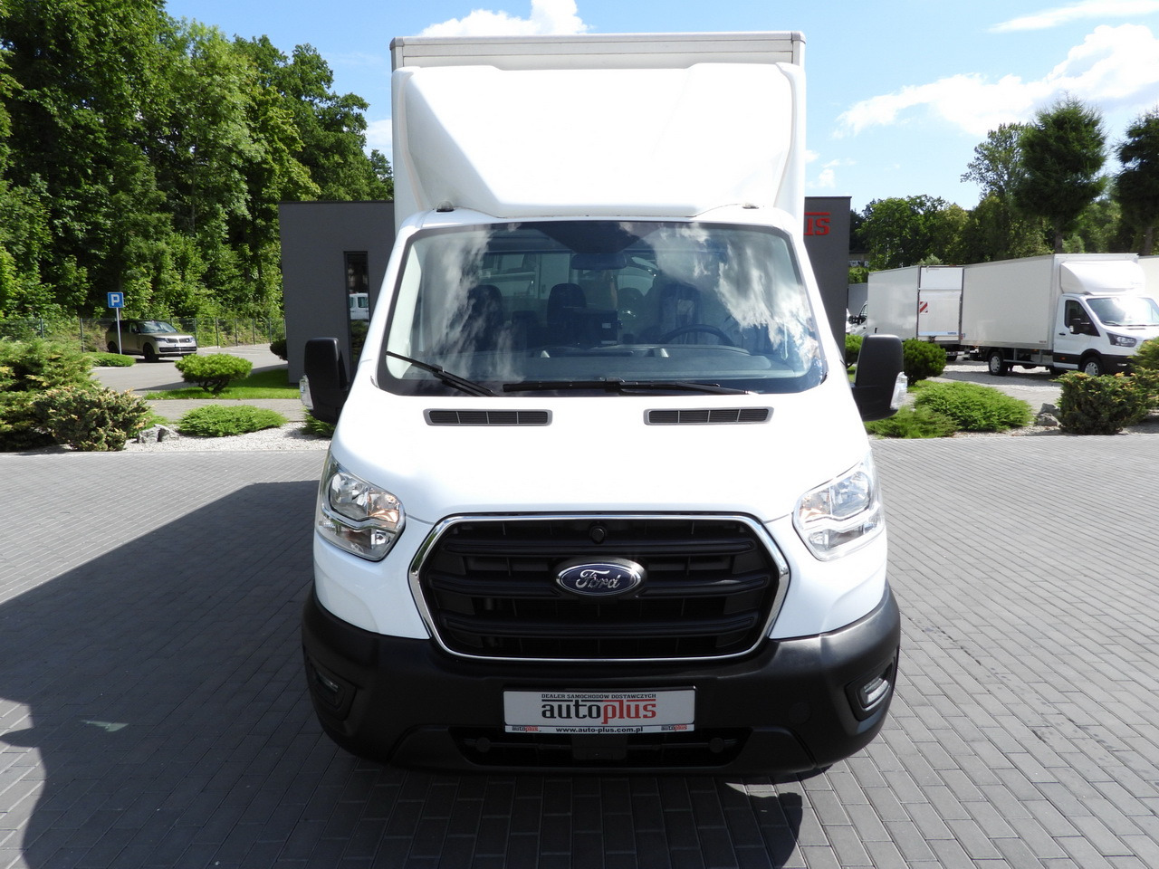 FORD TRANSIT BOX LIFT 8 PALLETS CRUISE CONTROL LED LIGHTS TWIN WHEELS AIR CONDITIONING 130HP - Фургон с закрытым кузовом: фото 5 FORD TRANSIT BOX LIFT 8 PALLETS CRUISE CONTROL LED LIGHTS TWIN WHEELS AIR CONDITIONING 130HP - Фургон с закрытым кузовом: фото 5