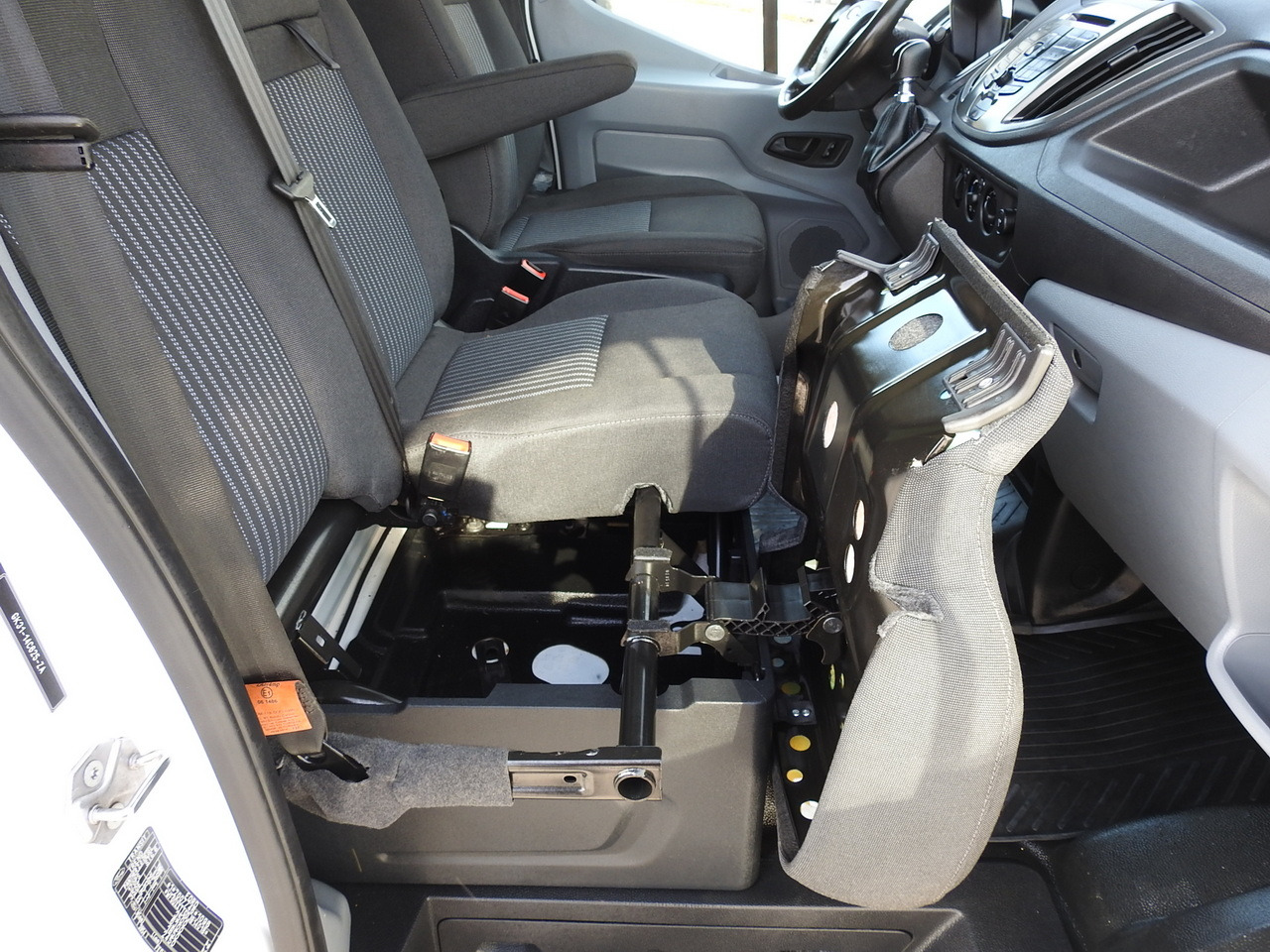 Фургон с закрытым кузовом FORD TRANSIT  BOX LIFT 8 PALLETS CRUISE CONTROL LED LIGHTS TWIN WHEELS AIR CONDITIONING  170HP: фото 43