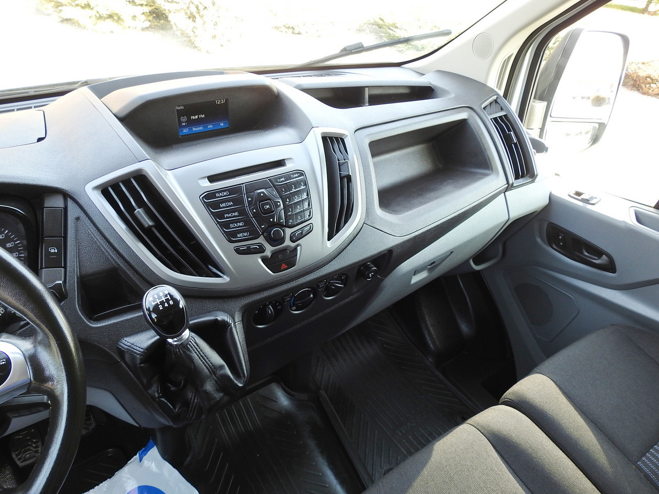 Фургон с закрытым кузовом FORD TRANSIT  BOX LIFT 8 PALLETS CRUISE CONTROL LED LIGHTS TWIN WHEELS AIR CONDITIONING  170HP: фото 34