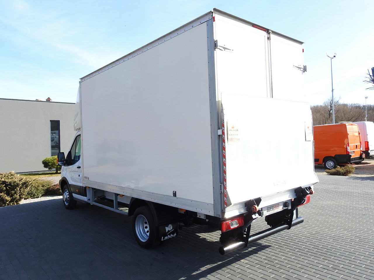 Фургон с закрытым кузовом FORD TRANSIT  BOX LIFT 8 PALLETS CRUISE CONTROL LED LIGHTS TWIN WHEELS AIR CONDITIONING  170HP: фото 10