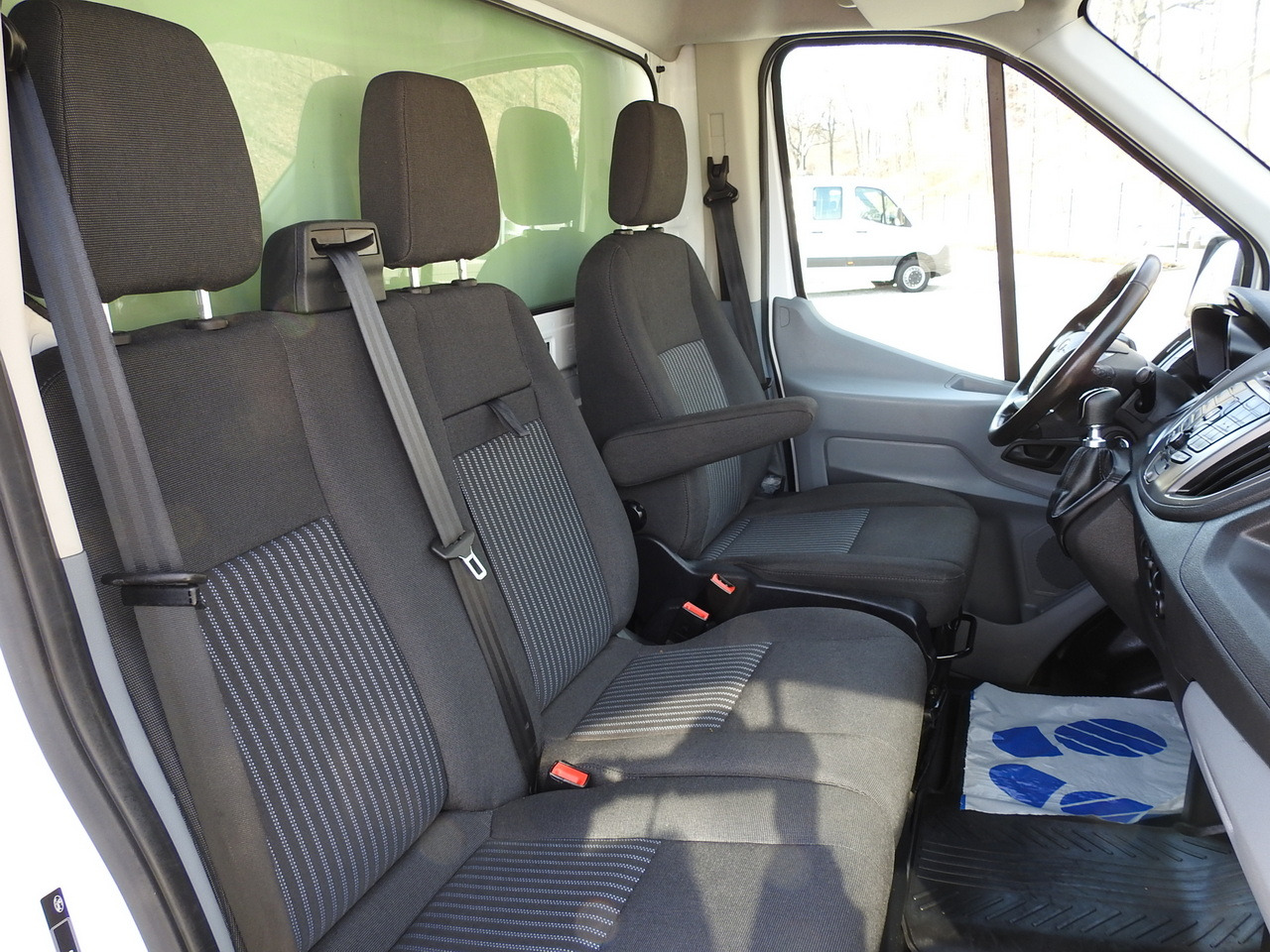 Фургон с закрытым кузовом FORD TRANSIT  BOX LIFT 8 PALLETS CRUISE CONTROL LED LIGHTS TWIN WHEELS AIR CONDITIONING  170HP: фото 41