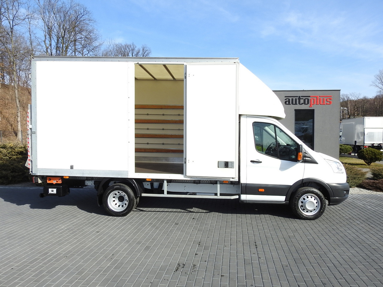 Фургон с закрытым кузовом FORD TRANSIT  BOX LIFT 8 PALLETS CRUISE CONTROL LED LIGHTS TWIN WHEELS AIR CONDITIONING  170HP: фото 8