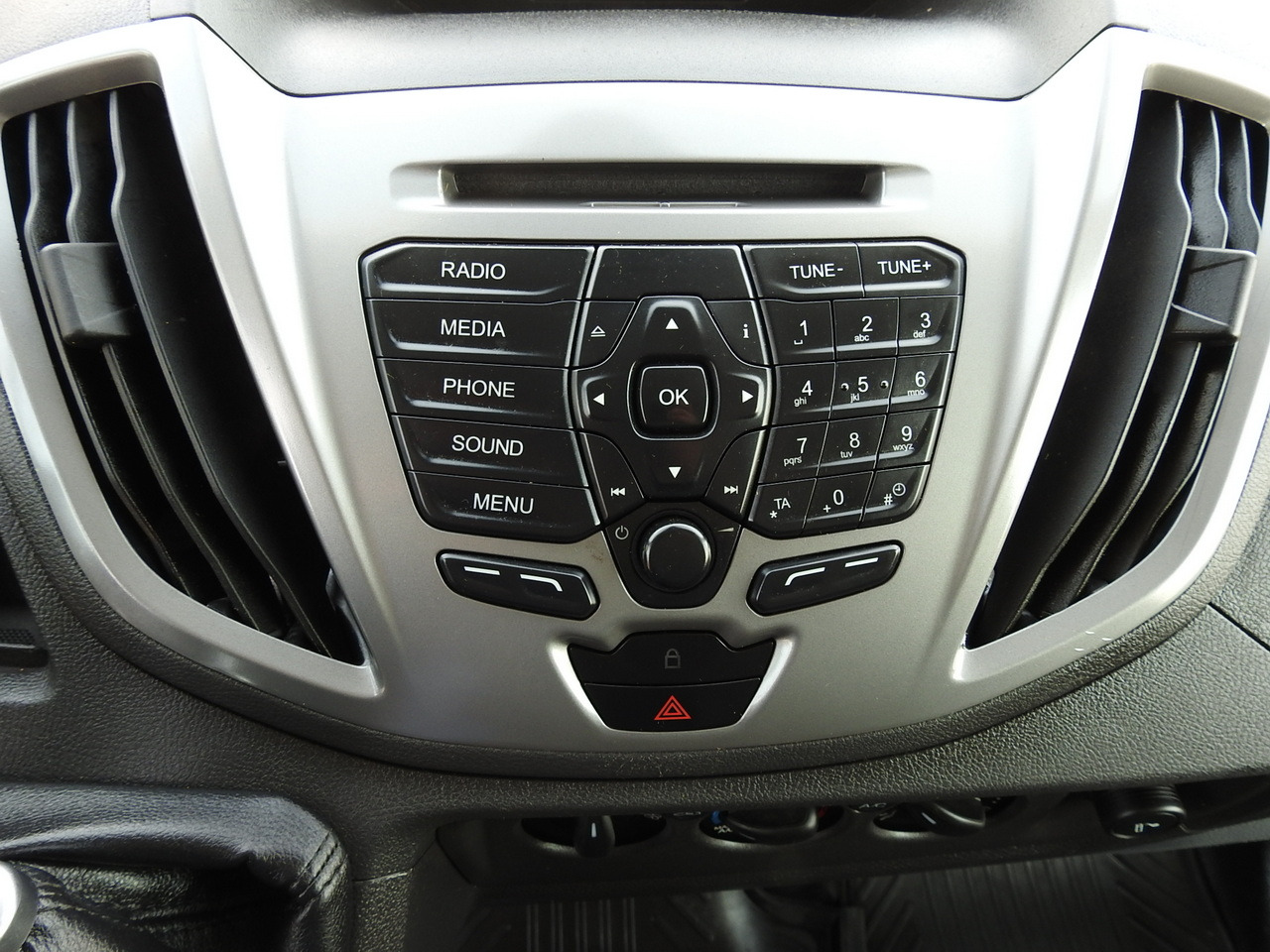 Фургон с закрытым кузовом FORD TRANSIT  BOX LIFT 8 PALLETS CRUISE CONTROL LED LIGHTS TWIN WHEELS AIR CONDITIONING  170HP: фото 36