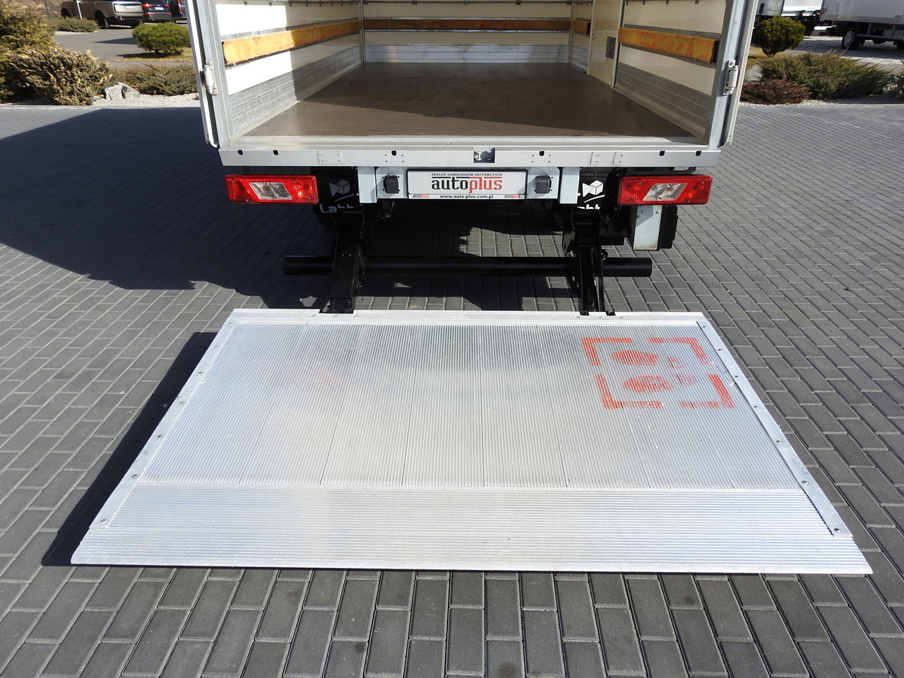 Фургон с закрытым кузовом FORD TRANSIT  BOX LIFT 8 PALLETS CRUISE CONTROL LED LIGHTS TWIN WHEELS AIR CONDITIONING  170HP: фото 23