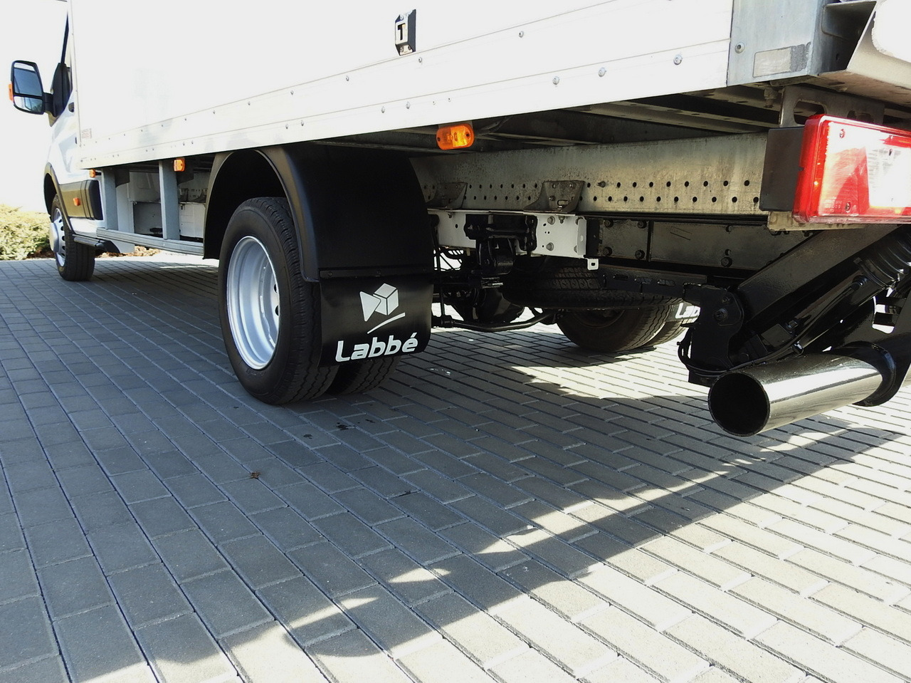 Фургон с закрытым кузовом FORD TRANSIT  BOX LIFT 8 PALLETS CRUISE CONTROL LED LIGHTS TWIN WHEELS AIR CONDITIONING  170HP: фото 17