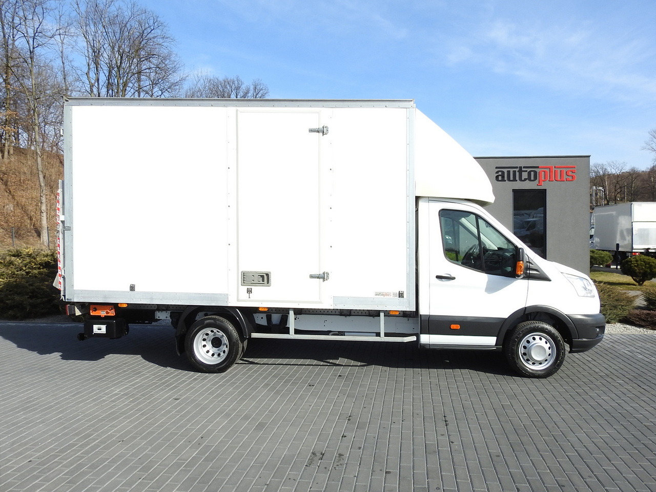 Фургон с закрытым кузовом FORD TRANSIT  BOX LIFT 8 PALLETS CRUISE CONTROL LED LIGHTS TWIN WHEELS AIR CONDITIONING  170HP: фото 7