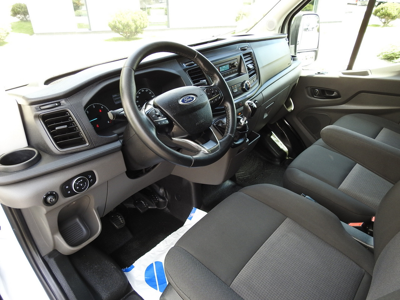 FORD TRANSIT REGRIGERATOR BOX 0*C POWER SUPPLY 230V CRUISE CONTROL AIR CONDITIONING TWIN WHEELS 170HP - Фургон-рефрижератор: фото 2 FORD TRANSIT REGRIGERATOR BOX 0*C POWER SUPPLY 230V CRUISE CONTROL AIR CONDITIONING TWIN WHEELS 170HP - Фургон-рефрижератор: фото 2