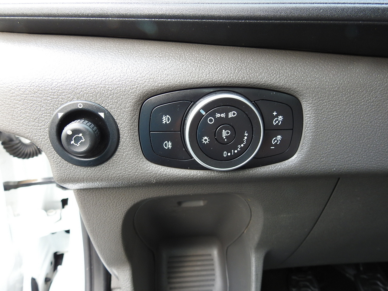 Малотоннажный самосвал FORD TRANSIT TIPPER CRUISE CONTROL AIR CONDITIONING TWIN WHEELS  170HP: фото 28