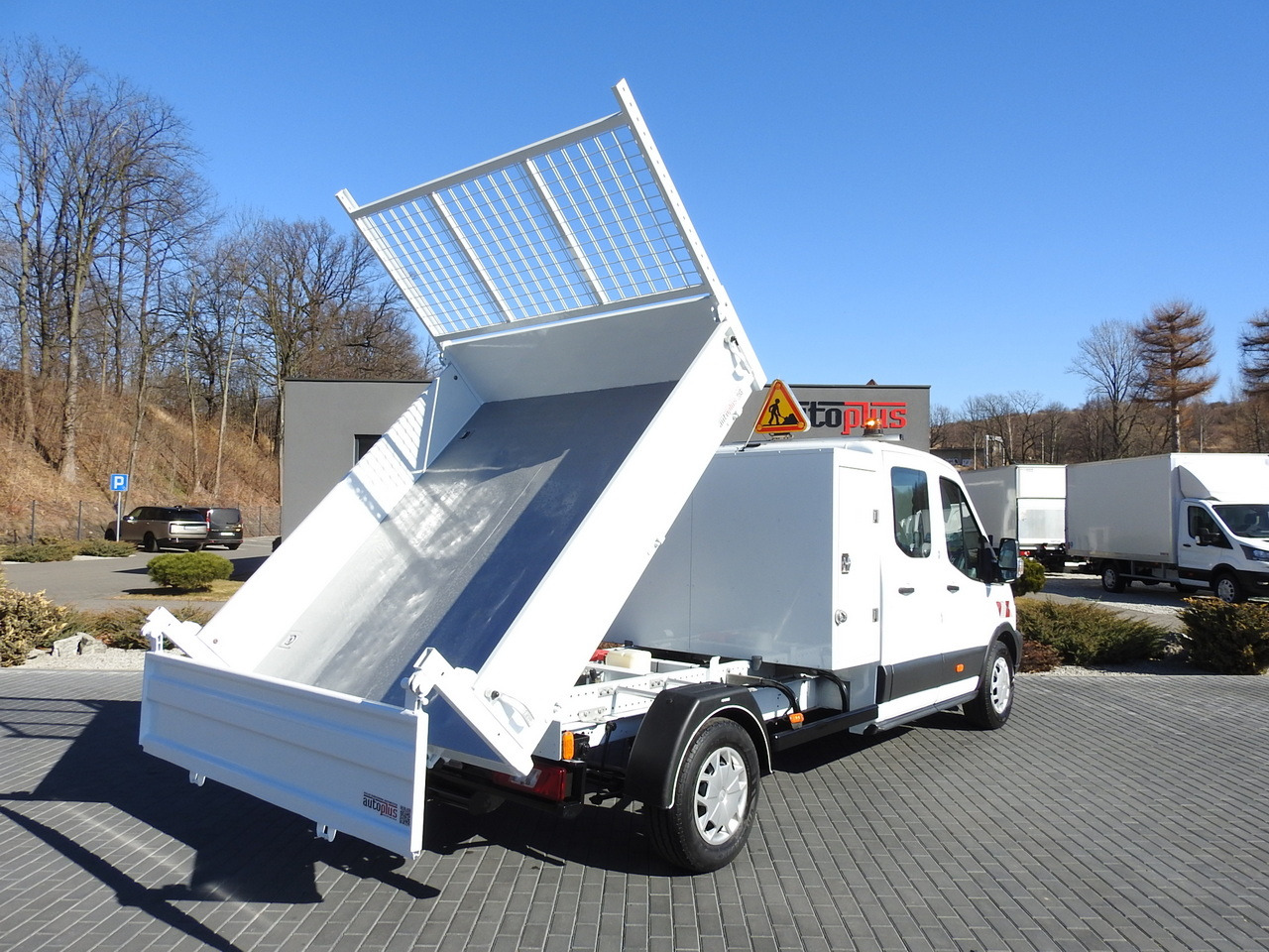 FORD TRANSIT TIPPER DOUBLE CABIN DOKA 6 SEATS CRUISE CONTROL AIR CONDITIONING 130HP - Малотоннажный самосвал: фото 3 FORD TRANSIT TIPPER DOUBLE CABIN DOKA 6 SEATS CRUISE CONTROL AIR CONDITIONING 130HP - Малотоннажный самосвал: фото 3