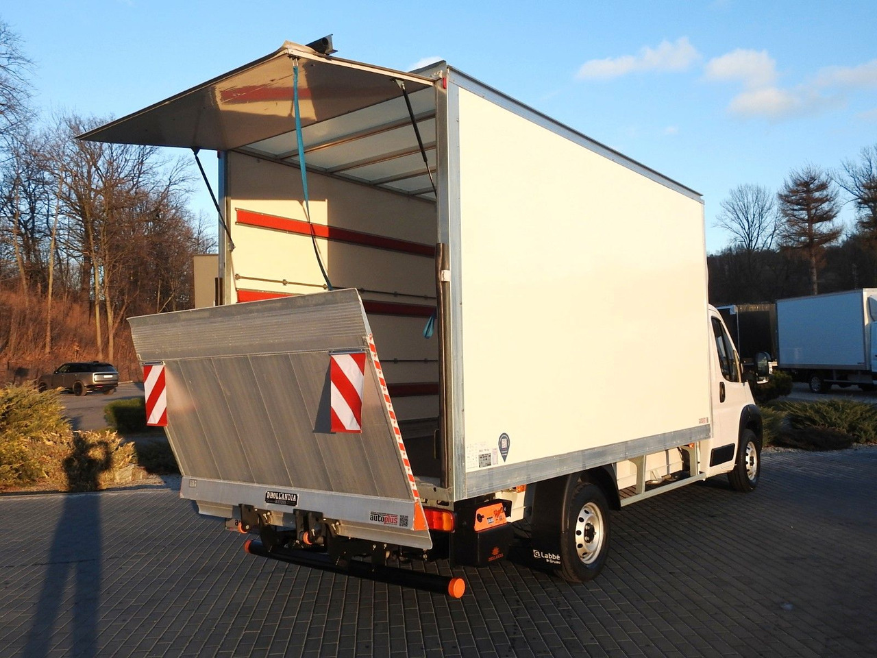 Fiat DUCATO KOFFER AUFZUG 8 PALETTEN TEMPOMAT - Фургон с закрытым кузовом: фото 3 Fiat DUCATO KOFFER AUFZUG 8 PALETTEN TEMPOMAT - Фургон с закрытым кузовом: фото 3