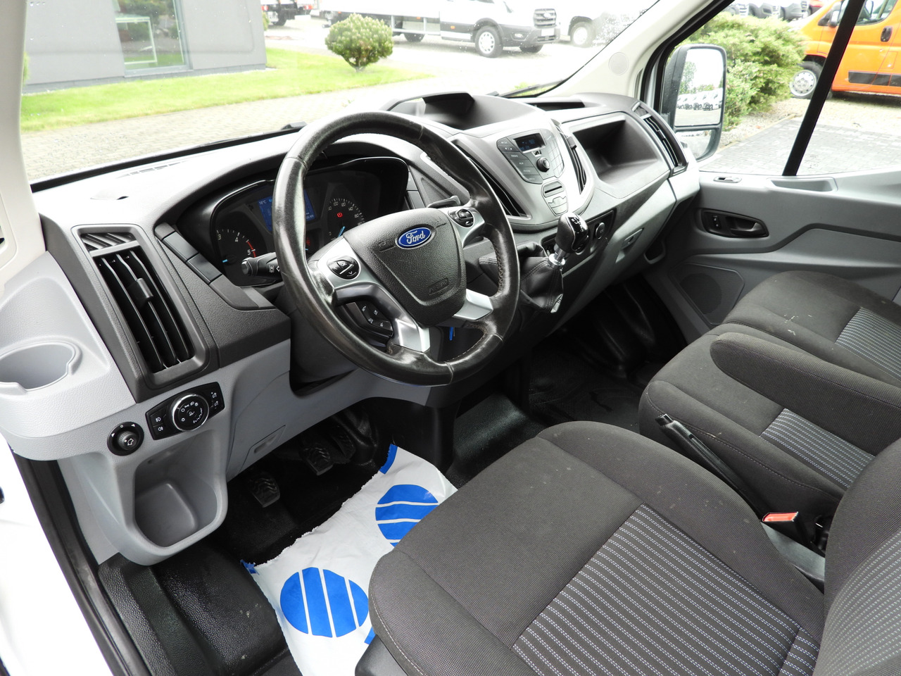 Ford TRANSIT KIPPER DOPPELKABINE DOKA 6 SITZE - Малотоннажный самосвал, Грузопассажирский фургон: фото 2 Ford TRANSIT KIPPER DOPPELKABINE DOKA 6 SITZE - Малотоннажный самосвал, Грузопассажирский фургон: фото 2