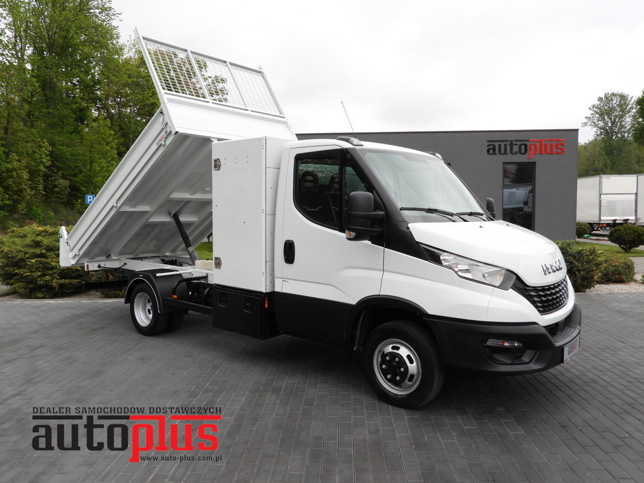 IVECO DAILY 35C14 TIPPER CRUISE CONTROL TWIN WHEELS 140HP - Малотоннажный самосвал: фото 1 IVECO DAILY 35C14 TIPPER CRUISE CONTROL TWIN WHEELS 140HP - Малотоннажный самосвал: фото 1