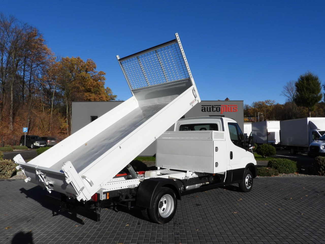 IVECO DAILY 35C16 TIPPER CRUISE CONTROL TWIN WHEELS AIR CONDITIONING 160HP - Малотоннажный самосвал: фото 3 IVECO DAILY 35C16 TIPPER CRUISE CONTROL TWIN WHEELS AIR CONDITIONING 160HP - Малотоннажный самосвал: фото 3