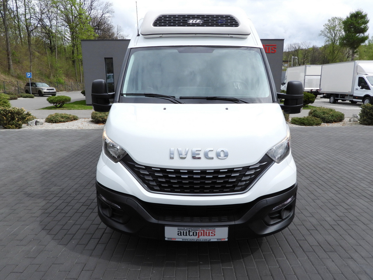 IVECO DAILY 35S14 REFRIGERATOR VAN 0*C POWER SUPPLY 230V CRUISE CONTROL AUTOMATIC TRANSMISSION HI-MATIC AIR CONDITIONING  140HP - Фургон-рефрижератор: фото 5 IVECO DAILY 35S14 REFRIGERATOR VAN 0*C POWER SUPPLY 230V CRUISE CONTROL AUTOMATIC TRANSMISSION HI-MATIC AIR CONDITIONING  140HP - Фургон-рефрижератор: фото 5