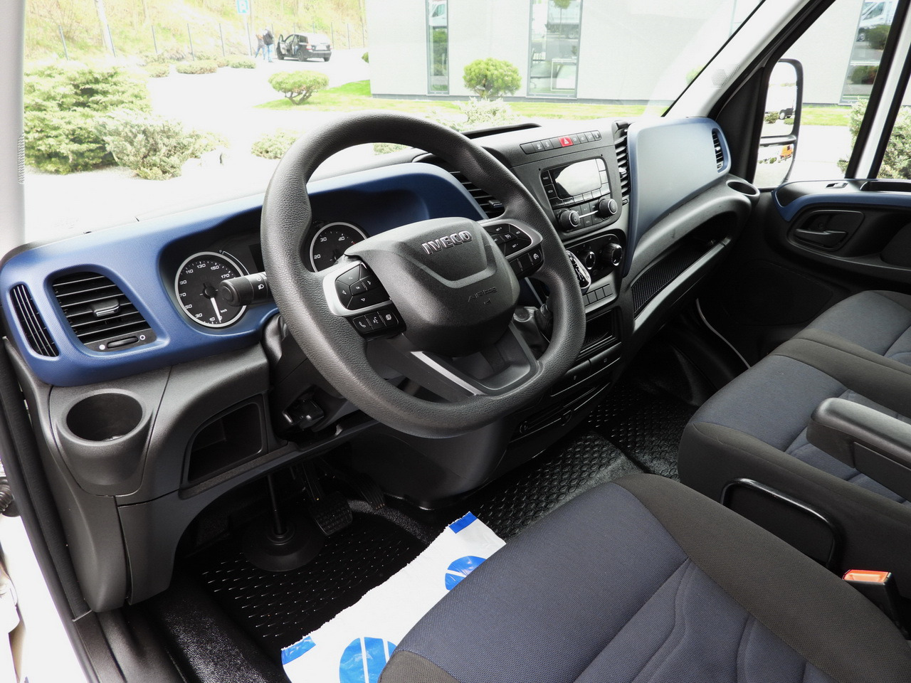 IVECO DAILY 35S14 REFRIGERATOR VAN 0*C POWER SUPPLY 230V CRUISE CONTROL AUTOMATIC TRANSMISSION HI-MATIC AIR CONDITIONING 140HP - Фургон-рефрижератор: фото 2 IVECO DAILY 35S14 REFRIGERATOR VAN 0*C POWER SUPPLY 230V CRUISE CONTROL AUTOMATIC TRANSMISSION HI-MATIC AIR CONDITIONING 140HP - Фургон-рефрижератор: фото 2