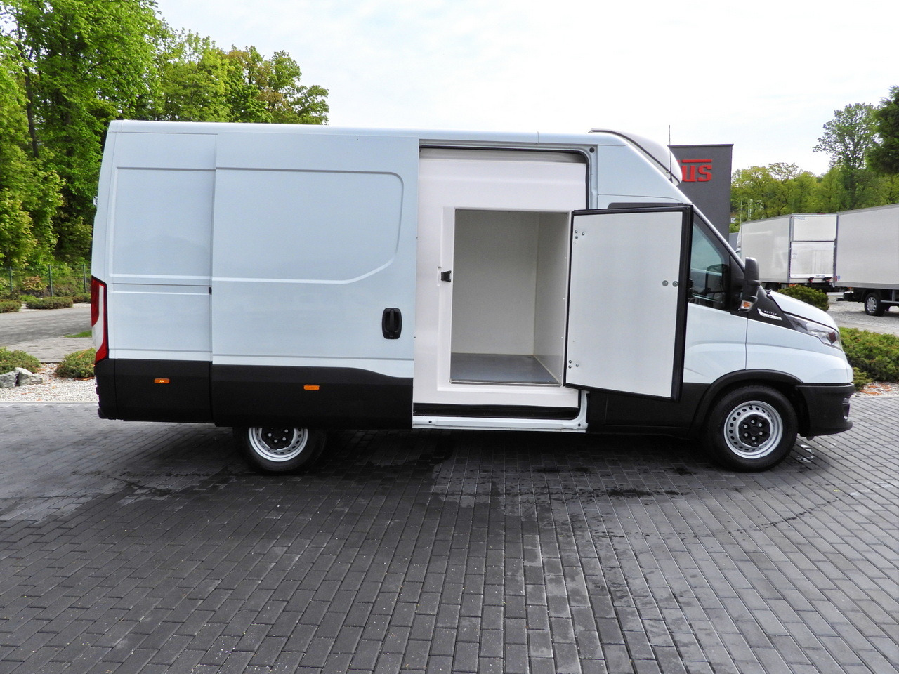 Фургон-рефрижератор IVECO DAILY 35S14 REFRIGERATOR VAN -10*C POWER SUPPLY 230V CRUISE CONTROL AUTOMATIC TRANSMISSION HI-MATIC AIR CONDITIONING  140HP: фото 8