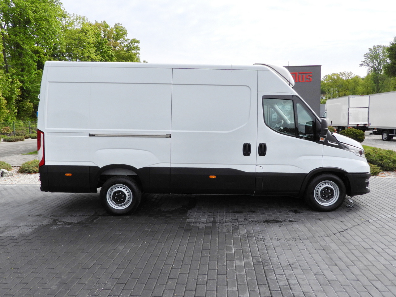 Фургон-рефрижератор IVECO DAILY 35S14 REFRIGERATOR VAN -10*C POWER SUPPLY 230V CRUISE CONTROL AUTOMATIC TRANSMISSION HI-MATIC AIR CONDITIONING  140HP: фото 7