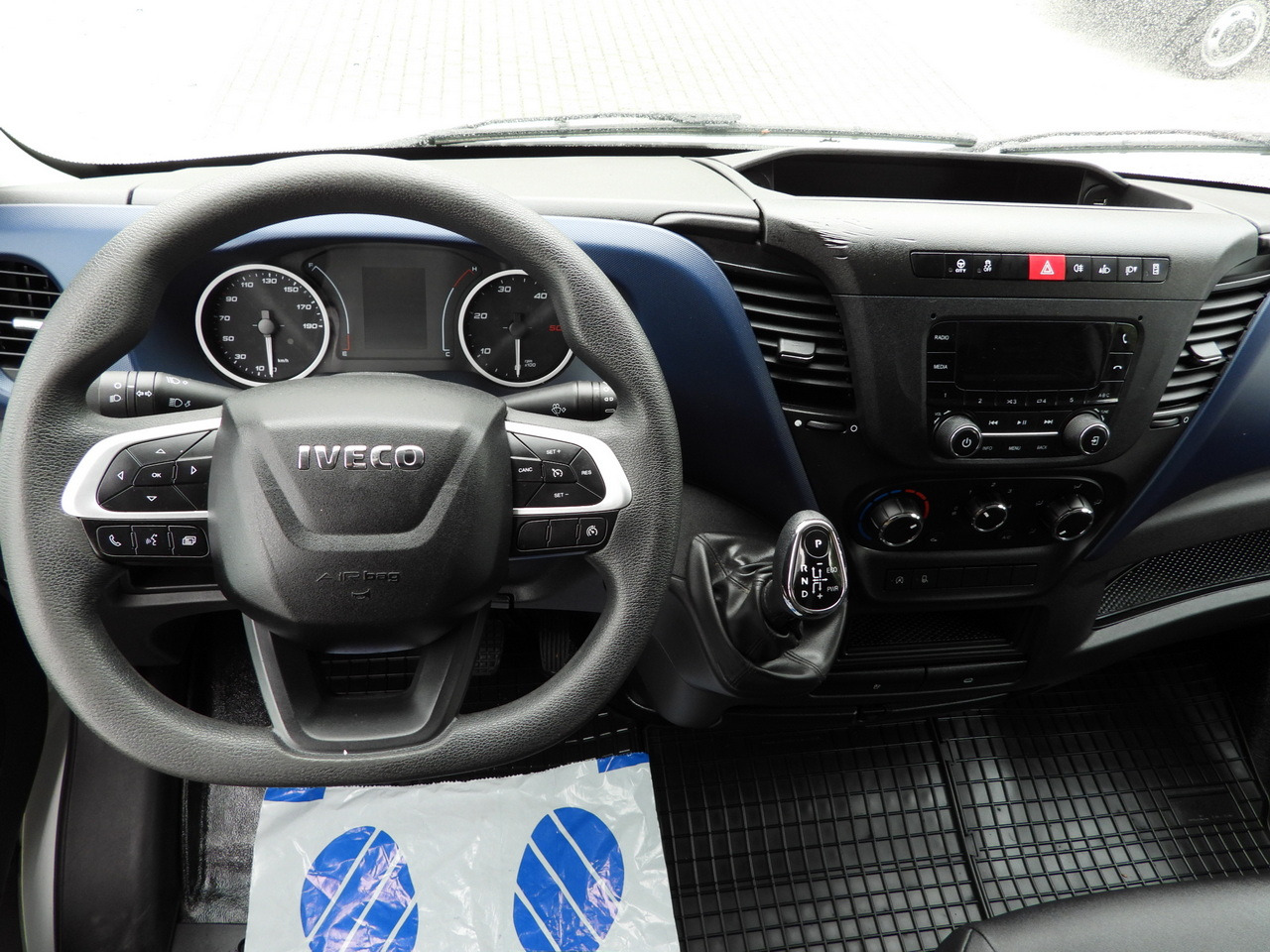 Фургон-рефрижератор IVECO DAILY 35S14 REFRIGERATOR VAN -10*C POWER SUPPLY 230V CRUISE CONTROL AUTOMATIC TRANSMISSION HI-MATIC AIR CONDITIONING  140HP: фото 36