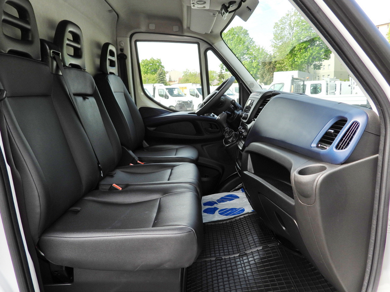 Фургон-рефрижератор IVECO DAILY 35S14 REFRIGERATOR VAN -10*C POWER SUPPLY 230V CRUISE CONTROL AUTOMATIC TRANSMISSION HI-MATIC AIR CONDITIONING  140HP: фото 46