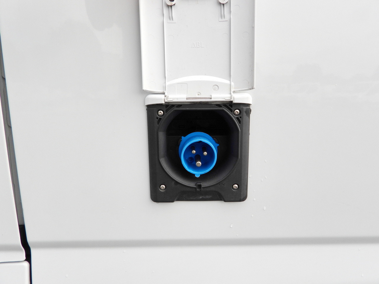 Фургон-рефрижератор IVECO DAILY 35S14 REFRIGERATOR VAN -10*C POWER SUPPLY 230V CRUISE CONTROL AUTOMATIC TRANSMISSION HI-MATIC AIR CONDITIONING  140HP: фото 30