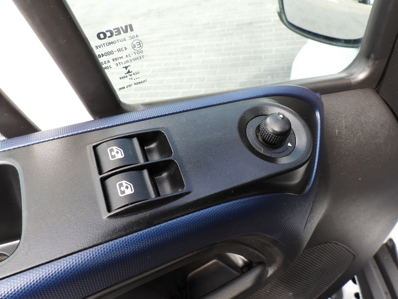 Фургон-рефрижератор IVECO DAILY 35S14 REFRIGERATOR VAN -10*C POWER SUPPLY 230V CRUISE CONTROL AUTOMATIC TRANSMISSION HI-MATIC AIR CONDITIONING  140HP: фото 35